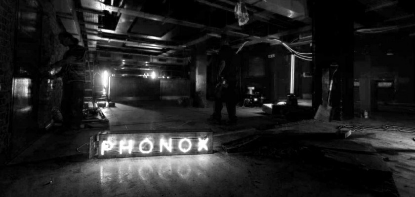 Phonox Black and White