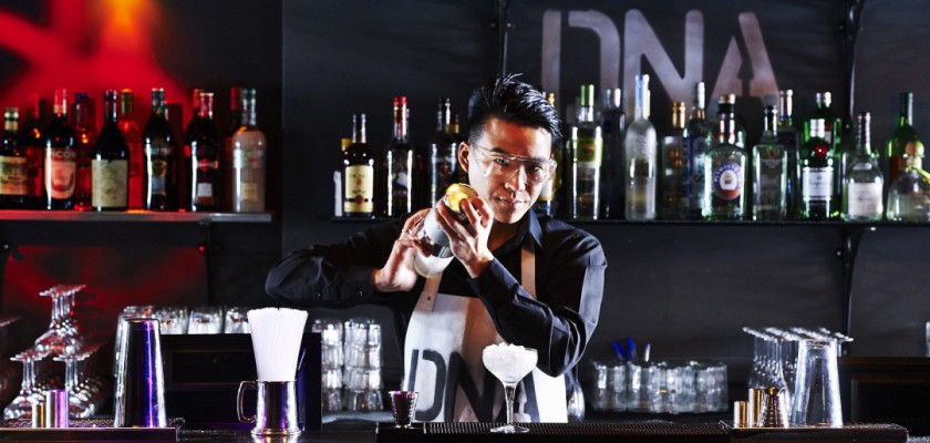 dna-london-club-barman-