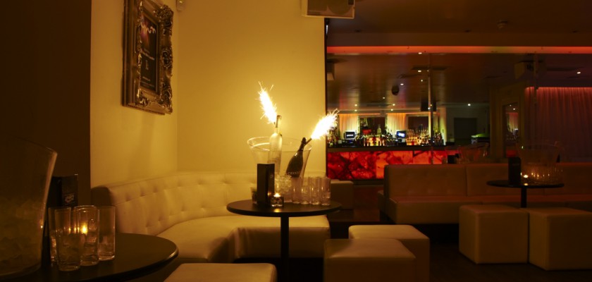 vip-Lounge-Sparklers1-Aquum